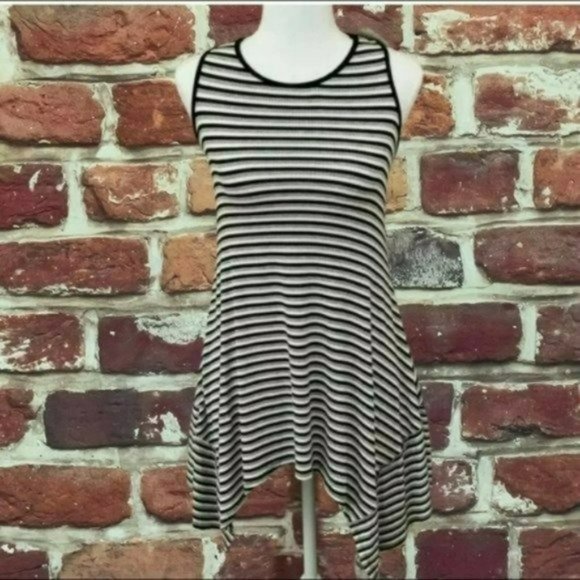 Soprano Tops - SOPRANO NORDSTROM STRIPED RACERBACK SHARK BITE SLEEVELESS BLOUSE